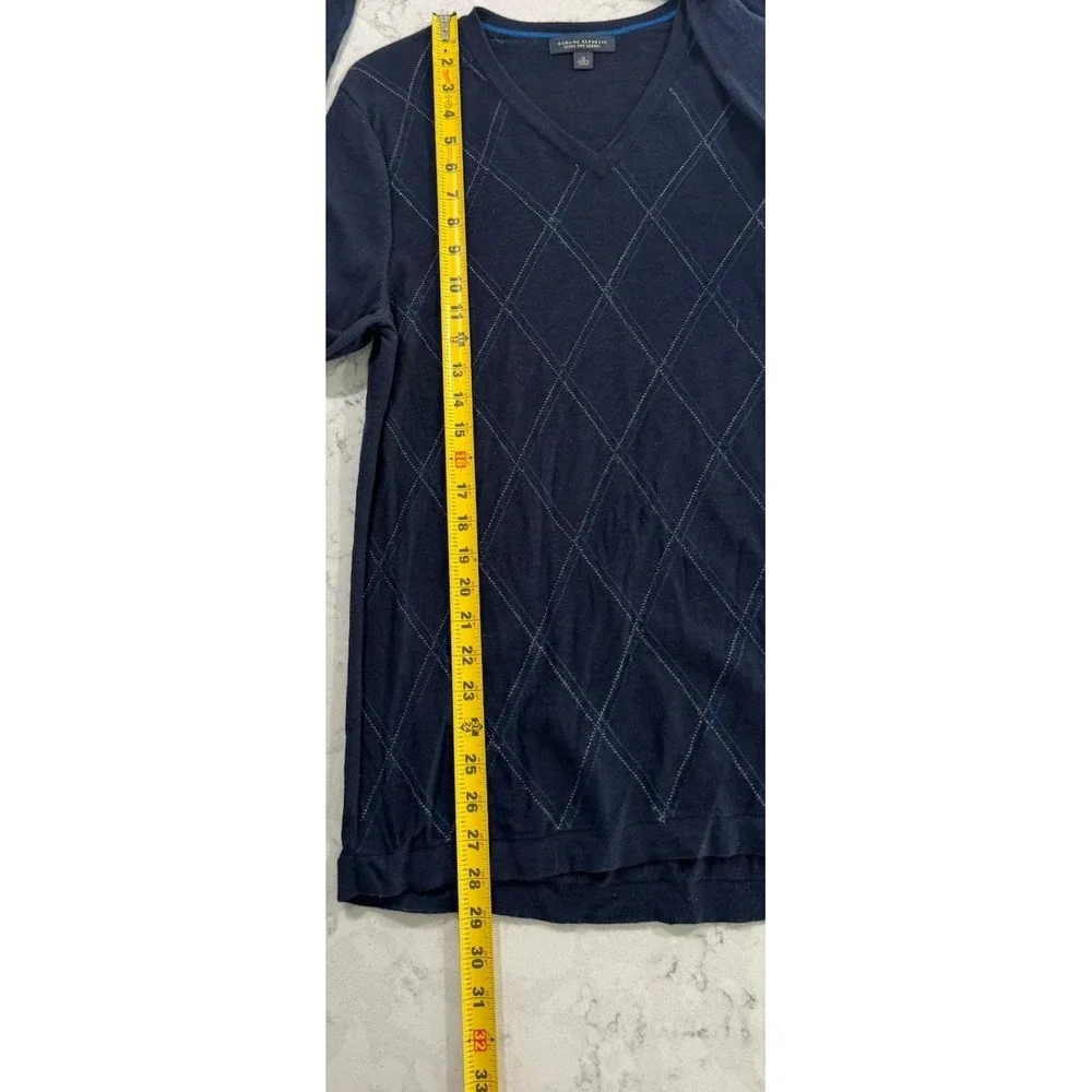 Banana Republic Extra Fine Merino Wool‎ Sweater Mens M Navy Blue V Neck Argyle